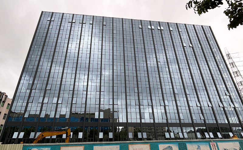 如何寻找深圳比较专业的玻璃幕墙公司 如何寻找深圳比较专业的玻璃幕墙公司