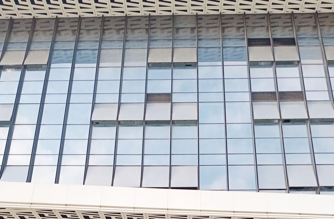 深圳玻璃幕墙开窗改造价格